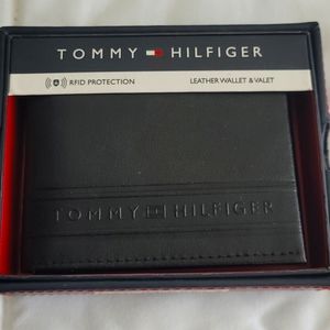 Tommy Hilfiger wallet